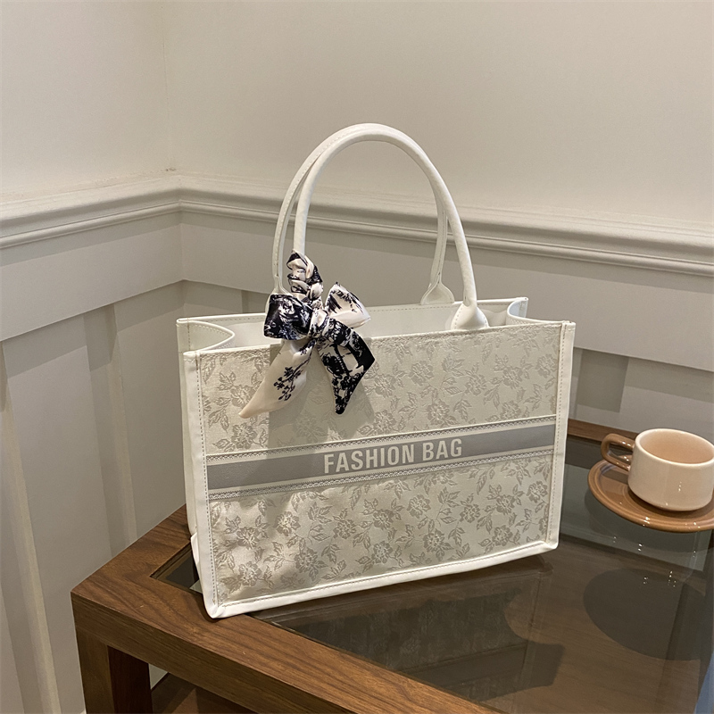 Luxury Elegant Women Tote Bag  - Luxury Bags Reseller ulasan dan harga